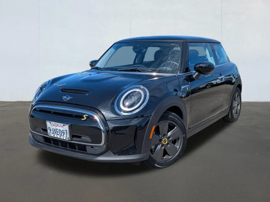 2024 Mini Cooper SE Hardtop photo 1