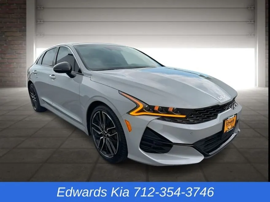 2023 Kia K5 GT photo 1