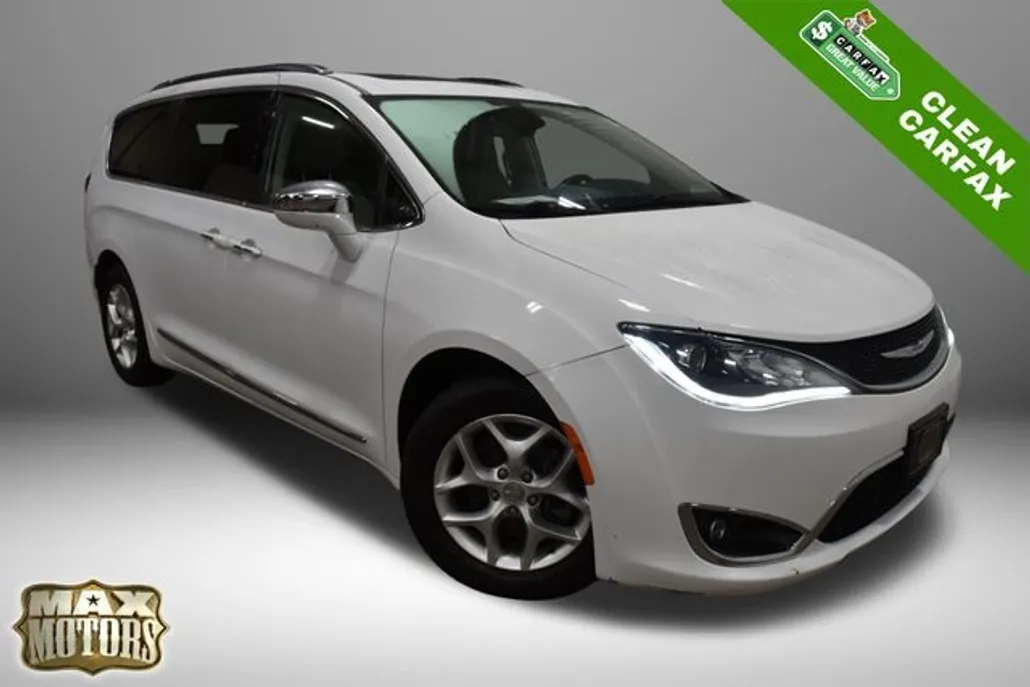 2020 Chrysler Pacifica Limited photo 1