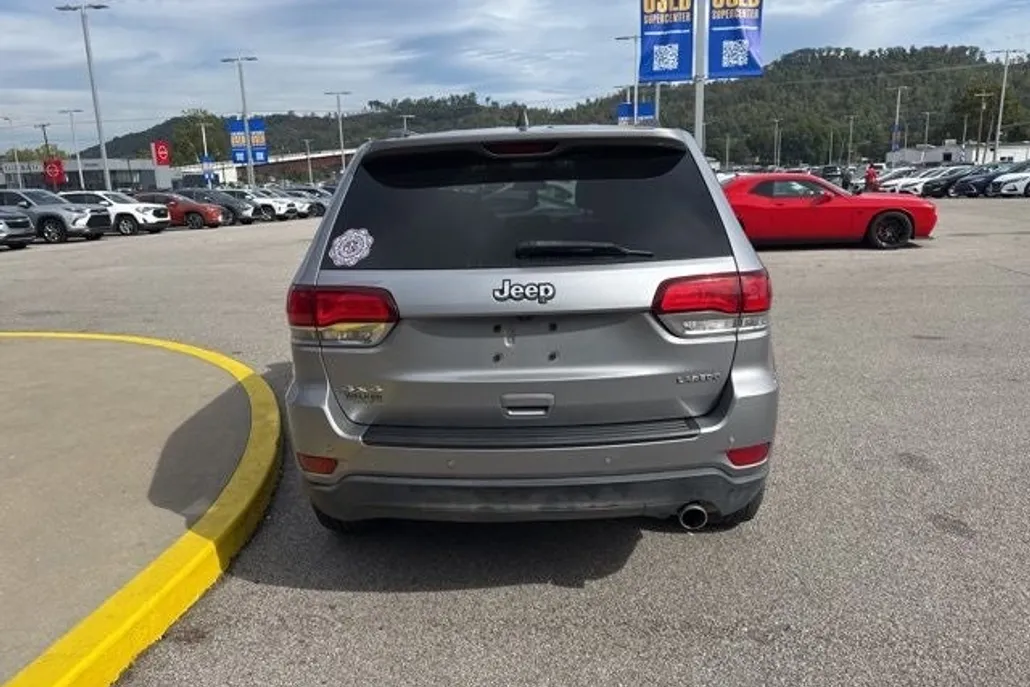 2021 Jeep Grand Cherokee Laredo X photo 1