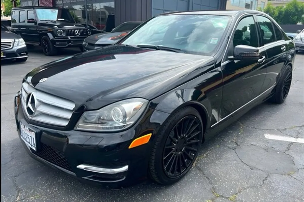 2012 Mercedes Benz C 300 Luxury 4MATIC photo 1