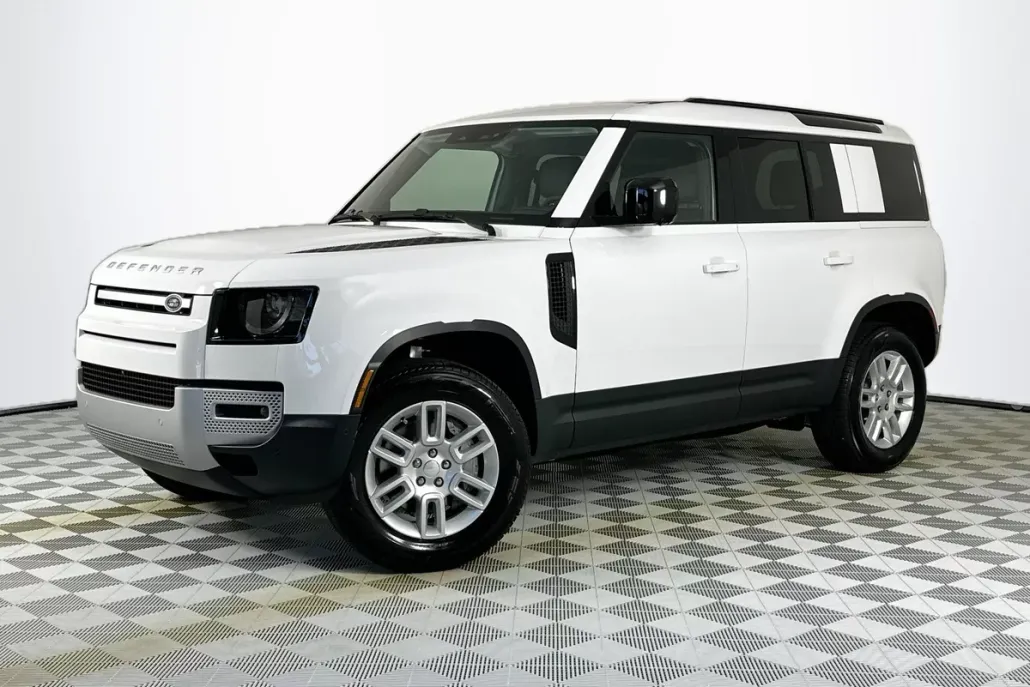 2025 Land Rover Defender 110 S photo 1