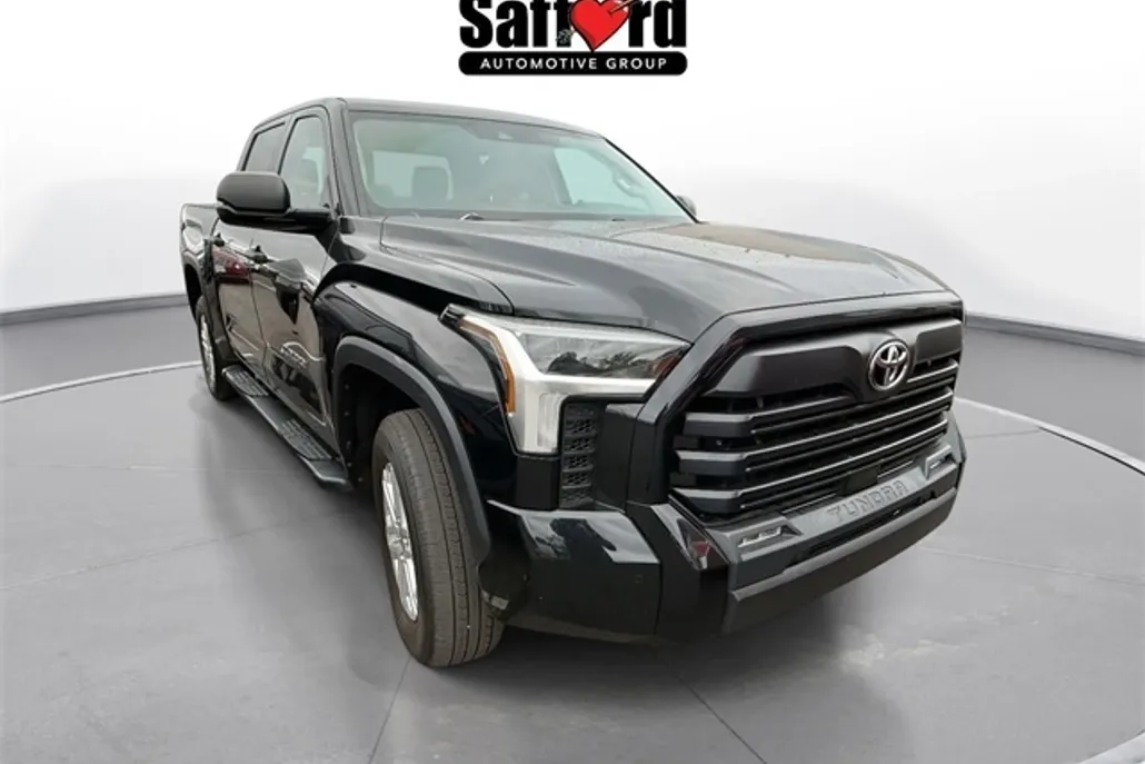 2022 Toyota Tundra SR5 CrewMax photo 1