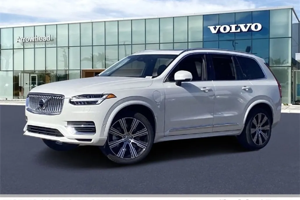 2025 Volvo XC90 T8 Plus photo 1