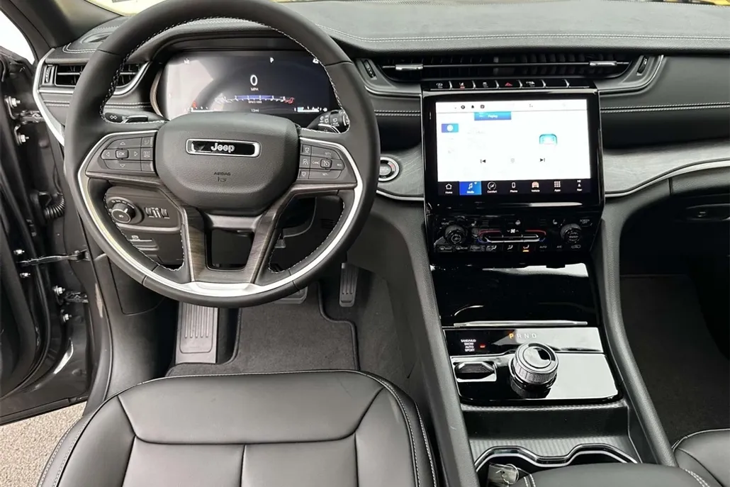 2025 Jeep Grand Cherokee Limited photo 1