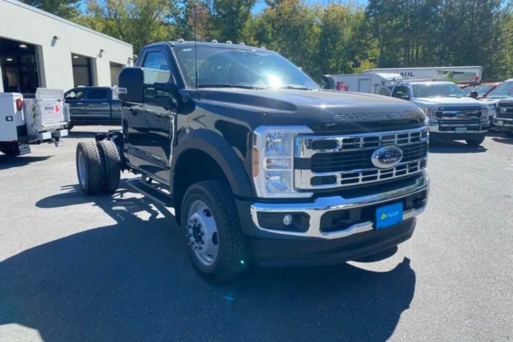 2026 Ford F-550 photo 1