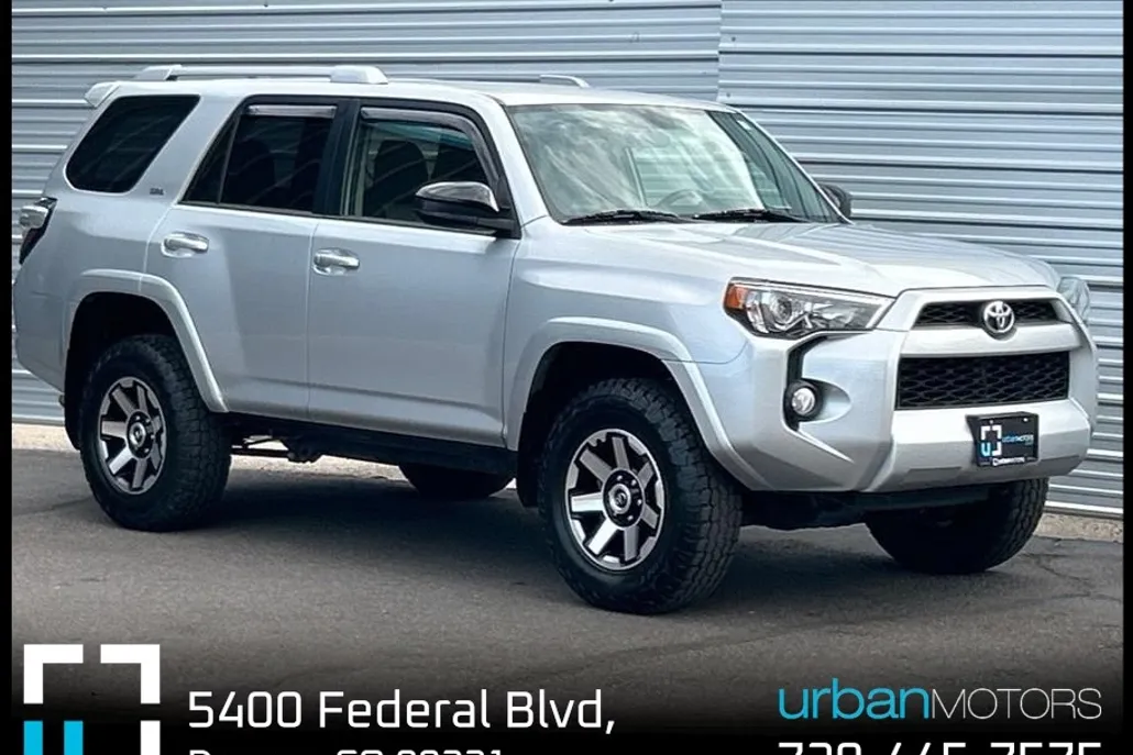 2018 Toyota 4Runner SR5 4WD photo 1