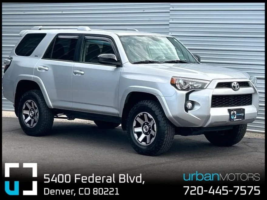 2018 Toyota 4Runner SR5 4WD photo 1