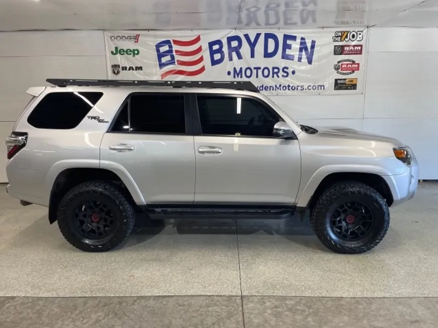 2022 Toyota 4Runner TRD Premium photo 1