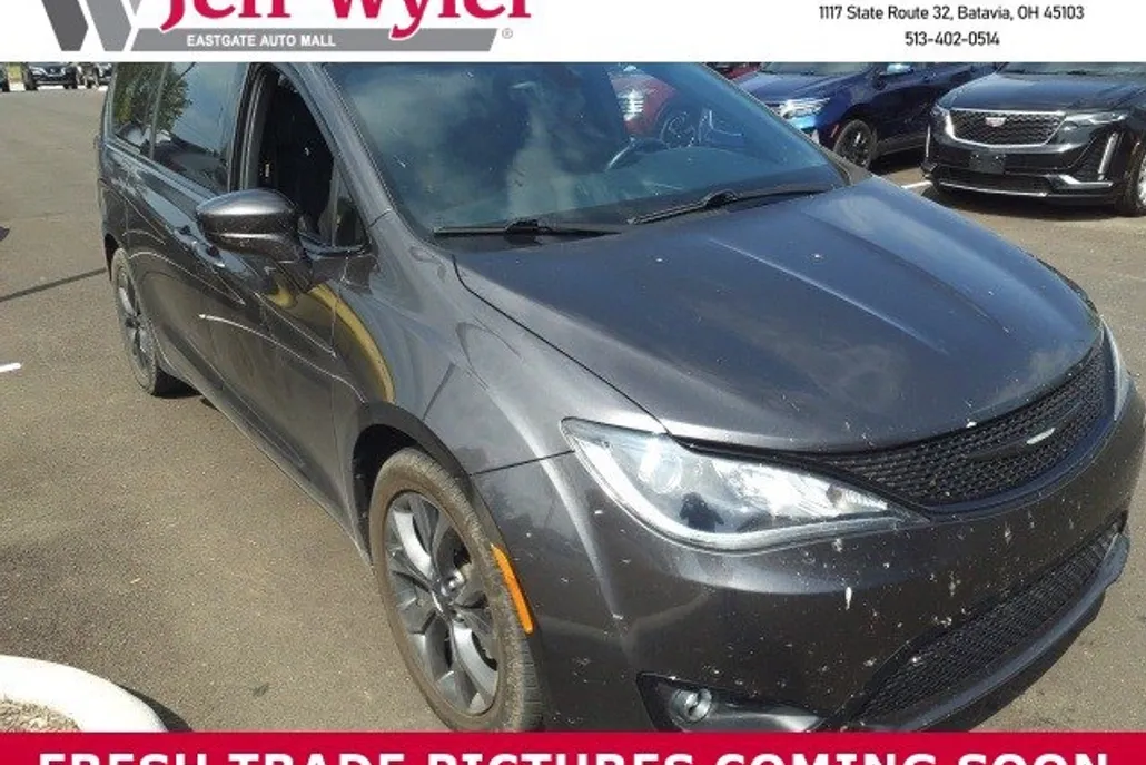 2018 Chrysler Pacifica Touring Plus photo 1