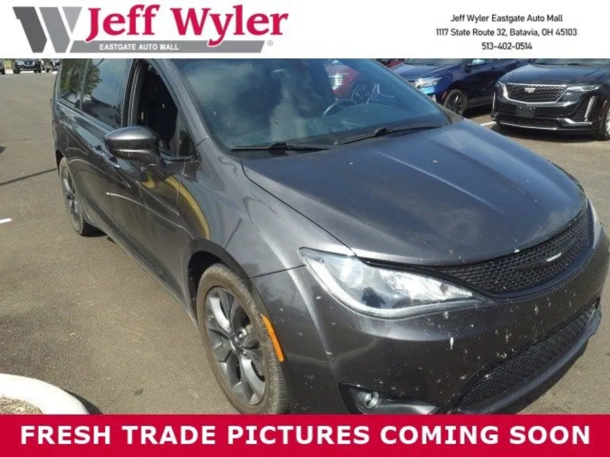 2018 Chrysler Pacifica Touring Plus photo 1