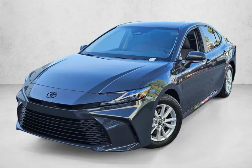 2025 Toyota Camry LE photo 1