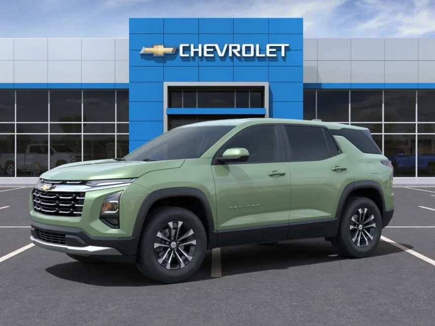 2025 Chevrolet Equinox LT photo 2