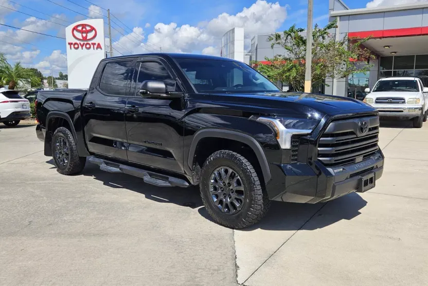 2024 Toyota Tundra SR5 photo 1