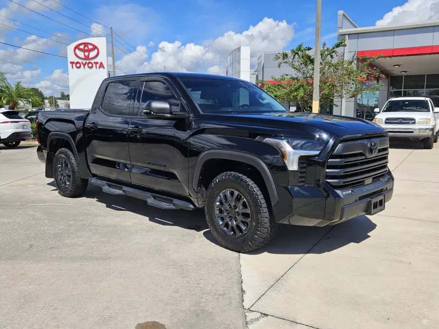 2024 Toyota Tundra SR5 photo 1