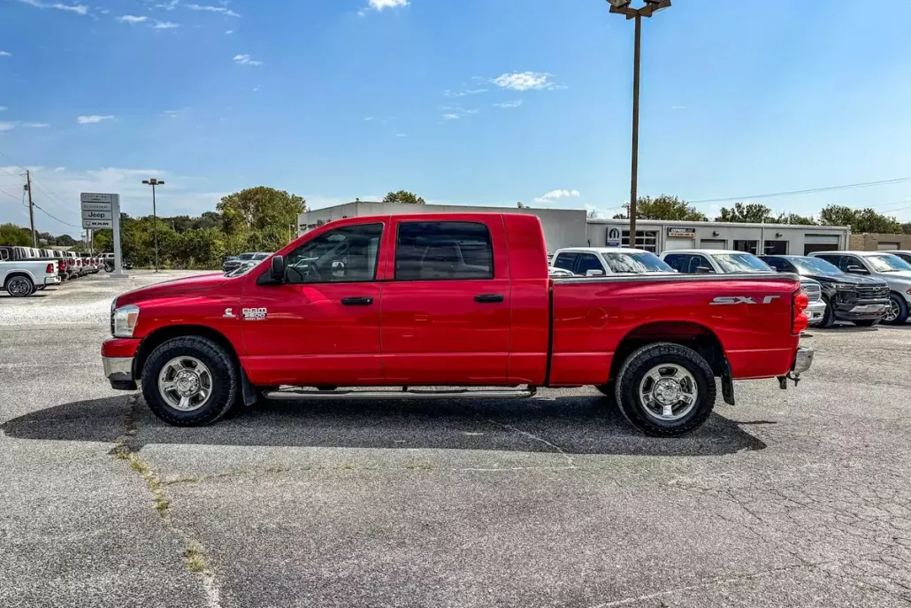 2009 Dodge Ram SLT photo 1