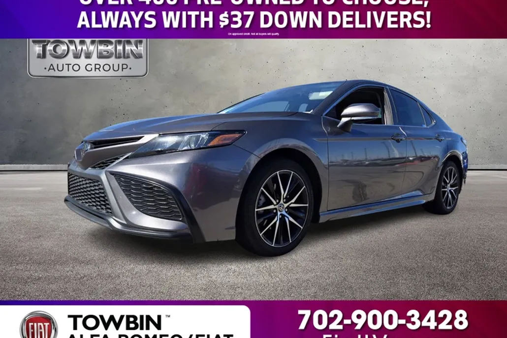 2022 Toyota Camry SE photo 1