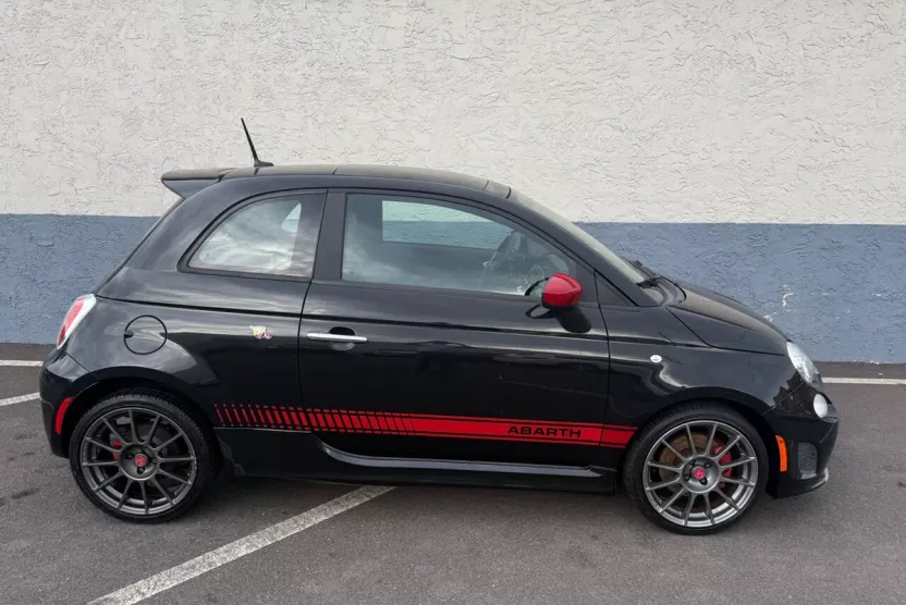 2013 Fiat 500 Abarth photo 1