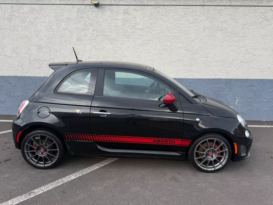 2013 Fiat 500 Abarth photo 1