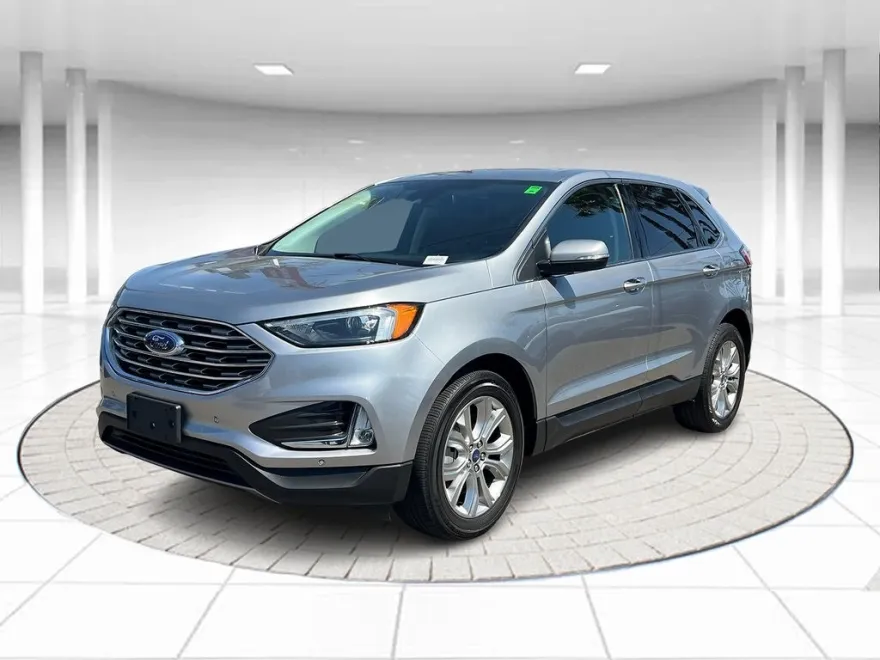 2022 Ford Edge SEL photo 1