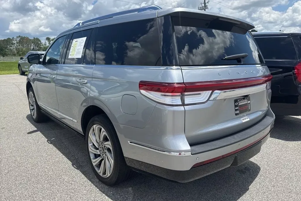 2022 Lincoln Navigator Reserve photo 1