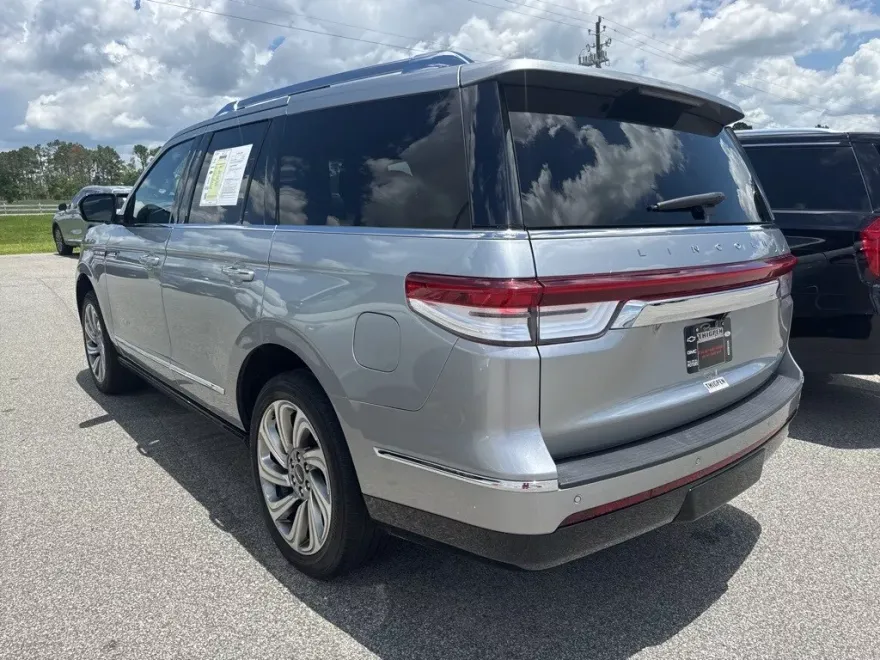 2022 Lincoln Navigator Reserve photo 1