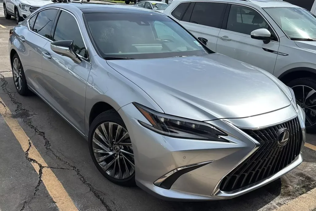 2025 Lexus ES 350 Ultra Luxury photo 1