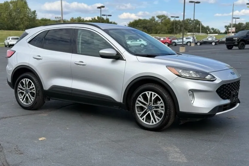 2020 Ford Escape SEL Sport photo 1