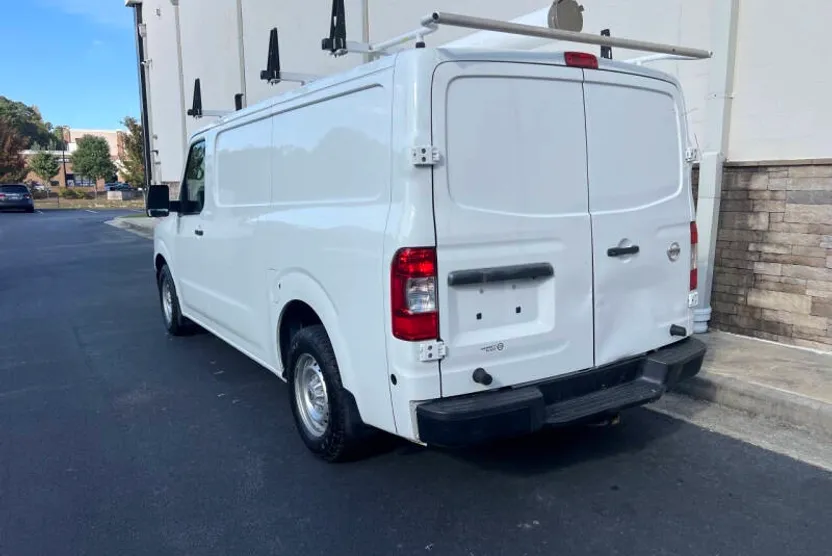 2020 Nissan NV2500 HD SV photo 1