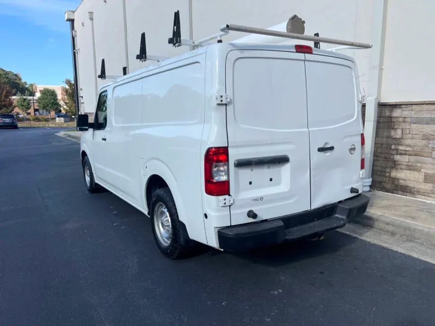2020 Nissan NV2500 HD SV photo 1