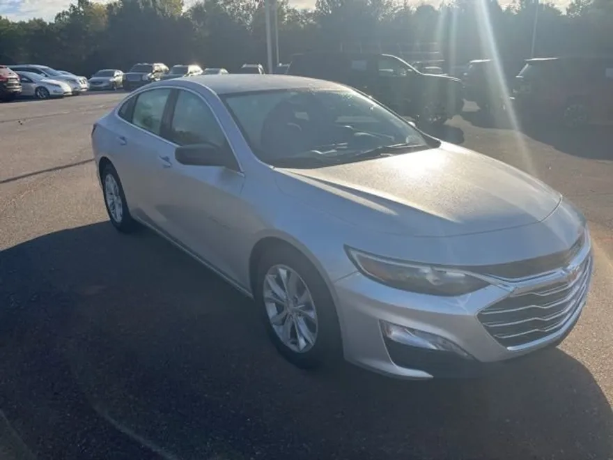 2022 Chevrolet Malibu 1LT photo 1