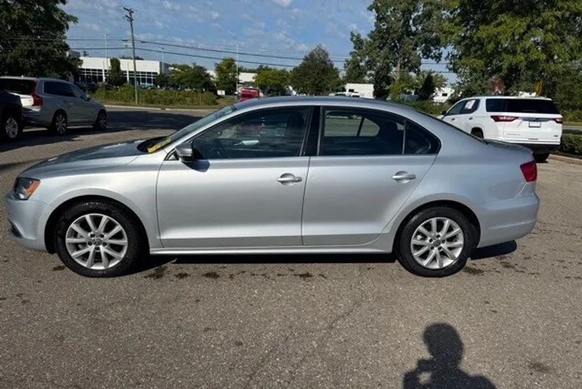 2014 Volkswagen Jetta 1.8T SE photo 1