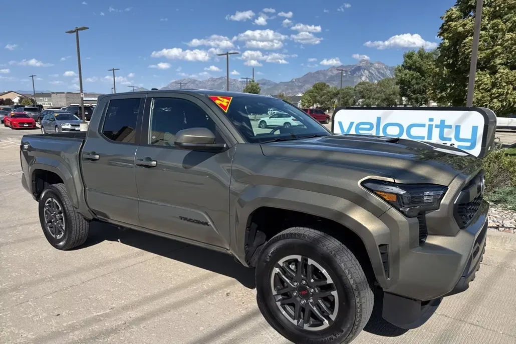 2024 Toyota Tacoma TRD Sport photo 1