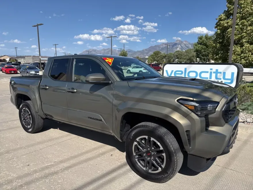 2024 Toyota Tacoma TRD Sport photo 1