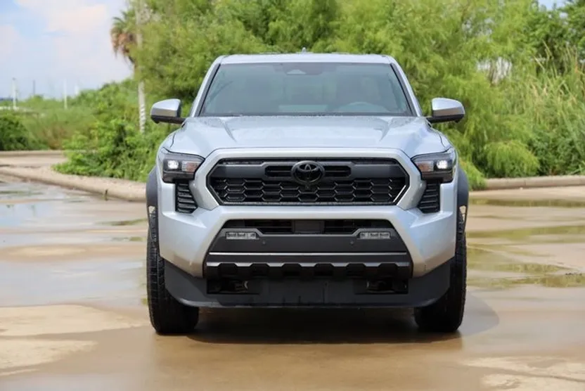 2025 Toyota Tacoma TRD Off-Road 4x4 Double Cab photo 1