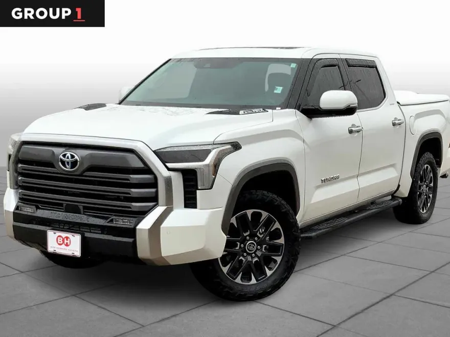 2023 Toyota Tundra Limited photo 1