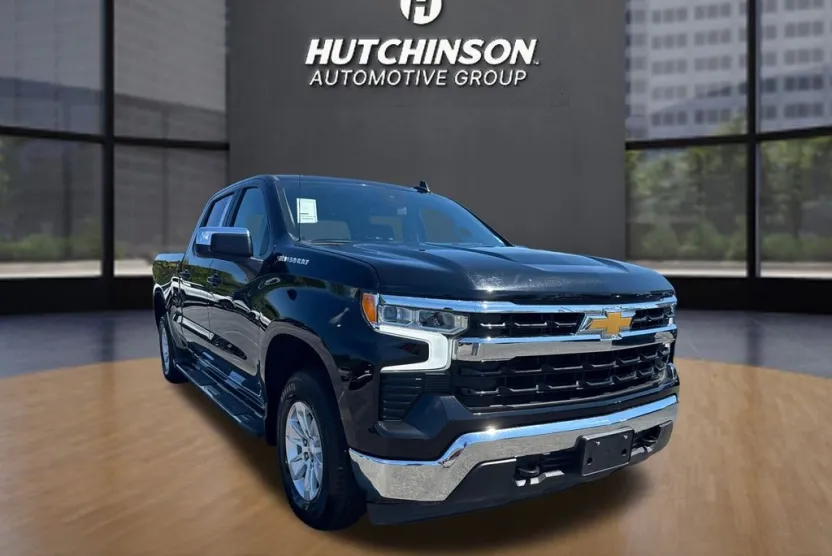 2024 Chevrolet Silverado 1500 LT photo 1