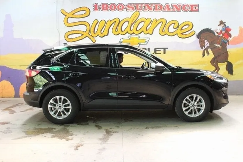 2022 Ford Escape SE photo 1