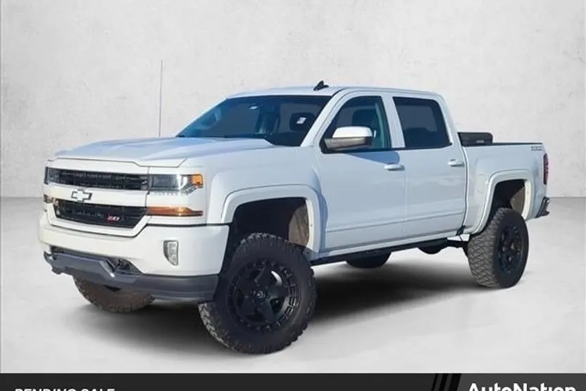 2017 Chevrolet Silverado 1500 LT Z71 photo 1