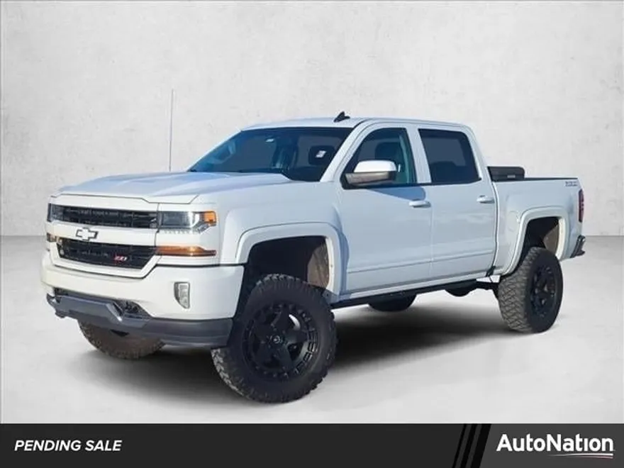 2017 Chevrolet Silverado 1500 LT Z71 photo 1