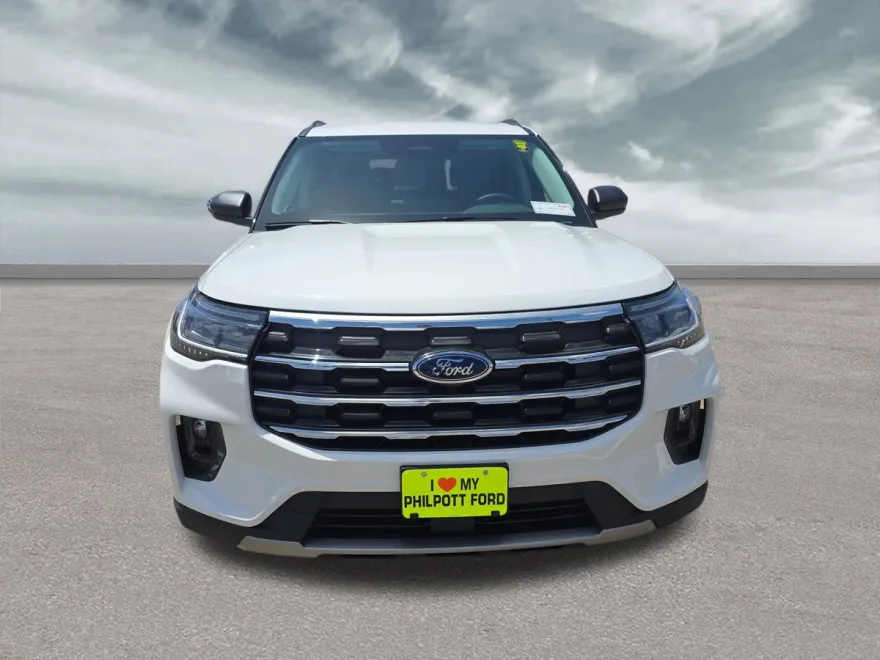 2025 Ford Explorer photo 1