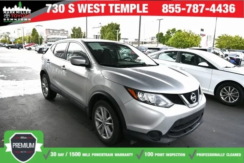 2017 Nissan Rogue Sport S photo 1