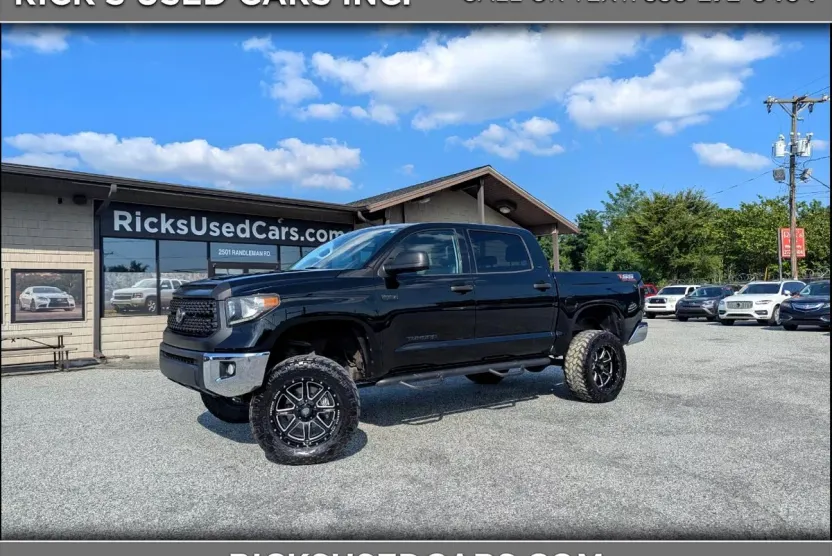 2019 Toyota Tundra SR5 CrewMax photo 1