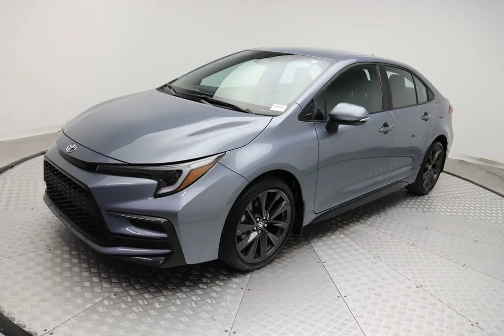 2025 Toyota Corolla SE photo 1