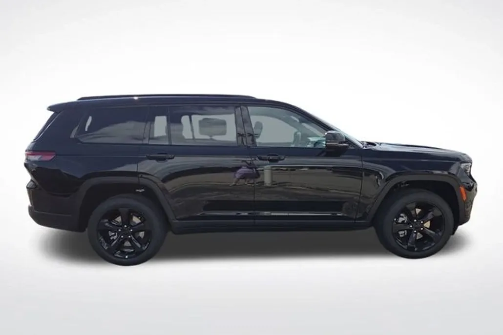 2025 Jeep Grand Cherokee Limited photo 1