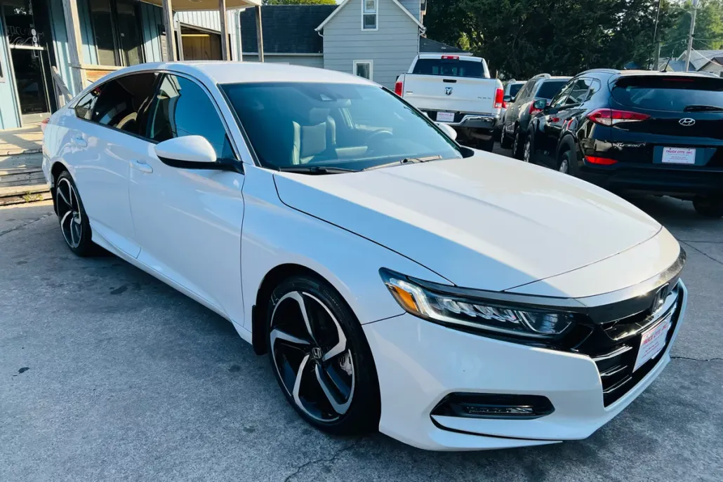 2019 Honda Accord Sport photo 1