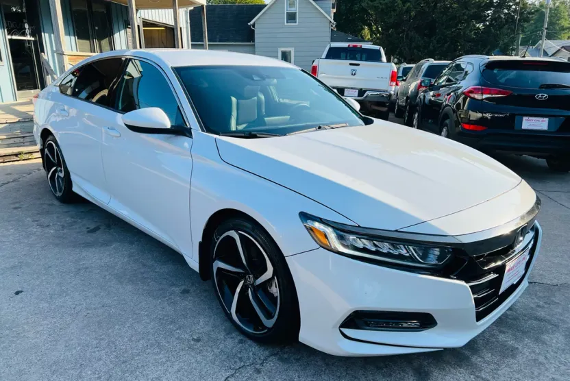 2019 Honda Accord Sport photo 1