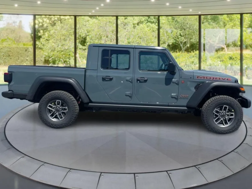2025 Jeep Gladiator Mojave photo 1