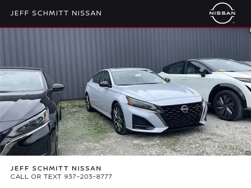2024 Nissan Altima SR photo 1