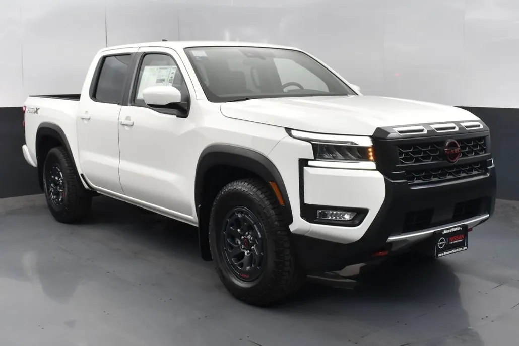 2025 Nissan Frontier PRO-X photo 1